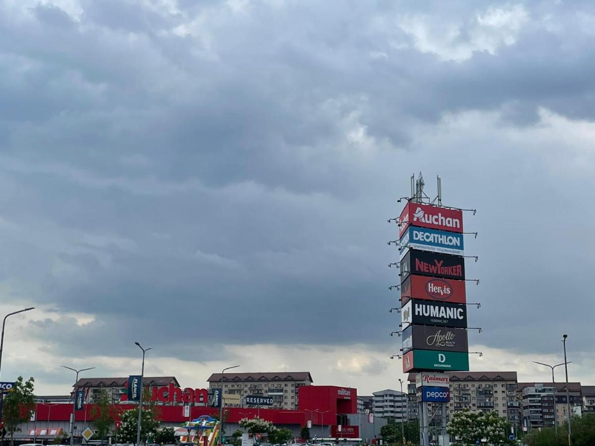 Militari Comfort Studio Roşu Esterno foto